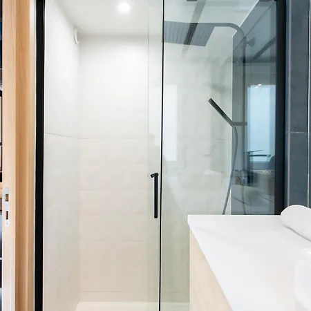 Le Chanceux Fabuleux Duplex En Design, Pour Loisir En Couple Ou Congres